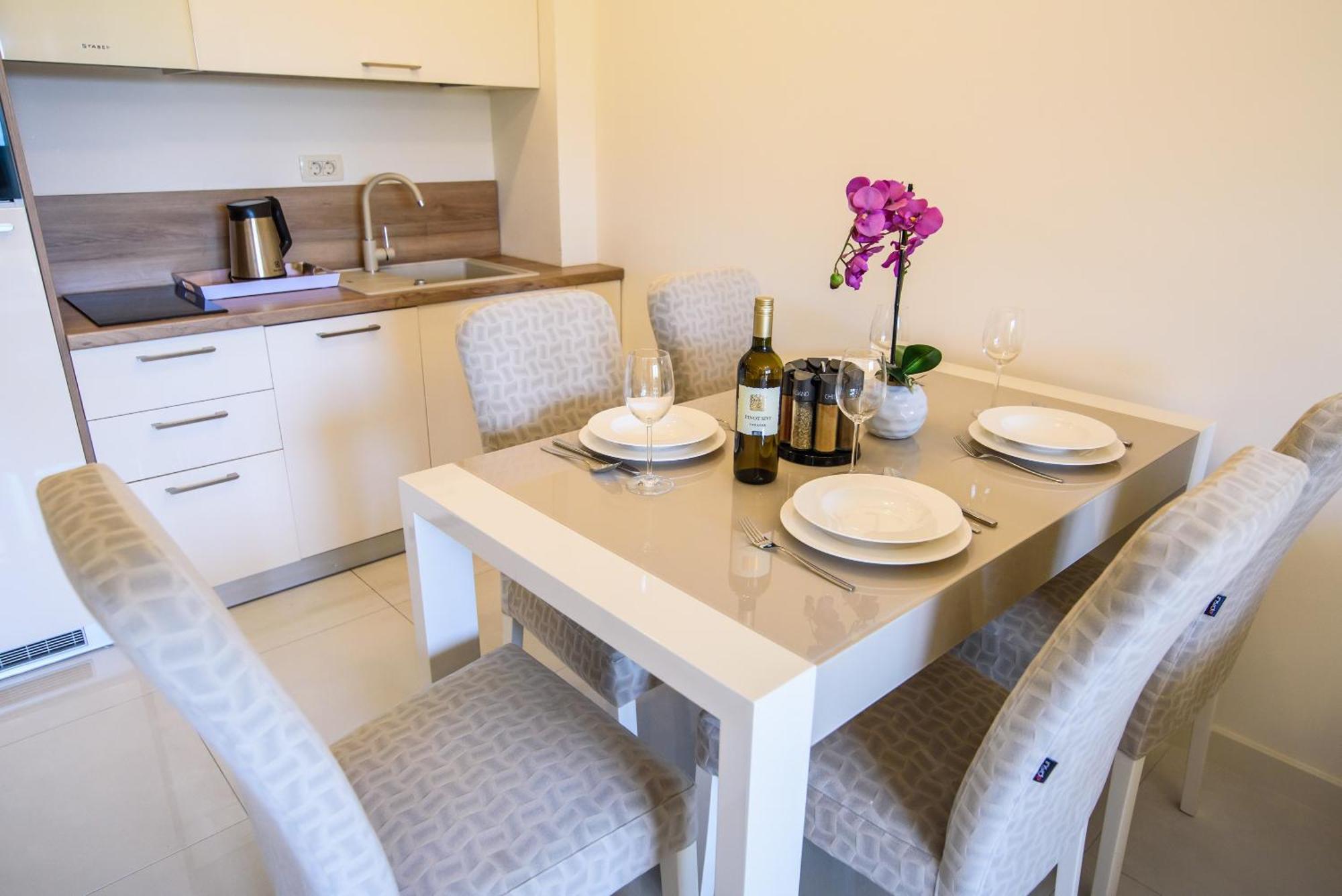 Apartments Leone Lukas Promajna Bilik gambar