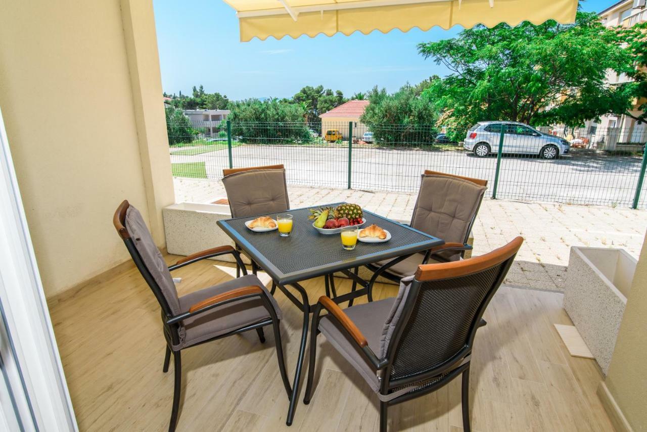 Apartments Leone Lukas Promajna Luaran gambar