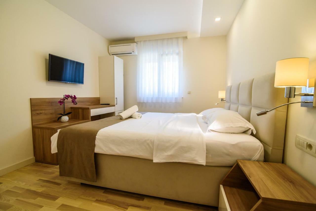 Apartments Leone Lukas Promajna Luaran gambar