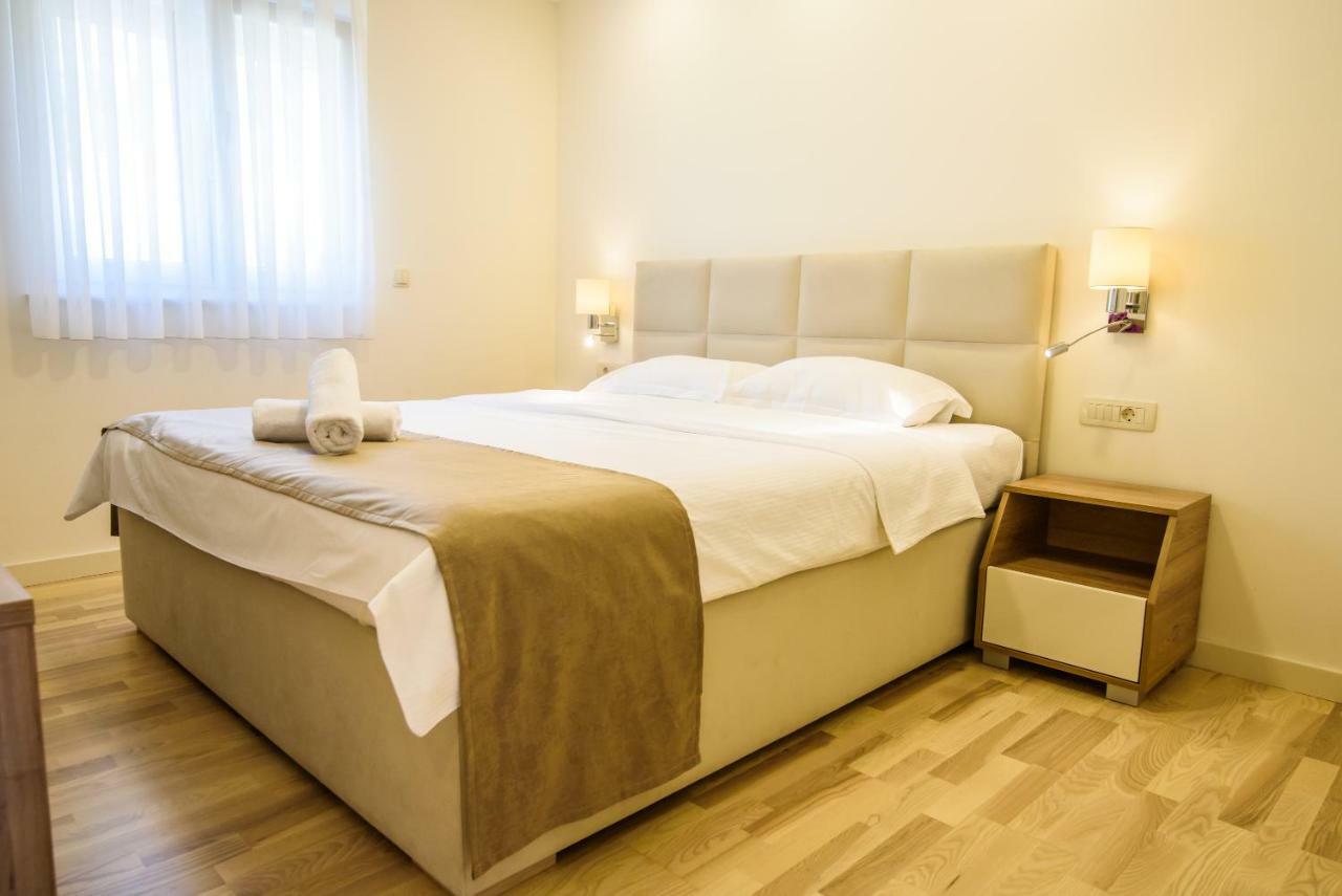 Apartments Leone Lukas Promajna Luaran gambar