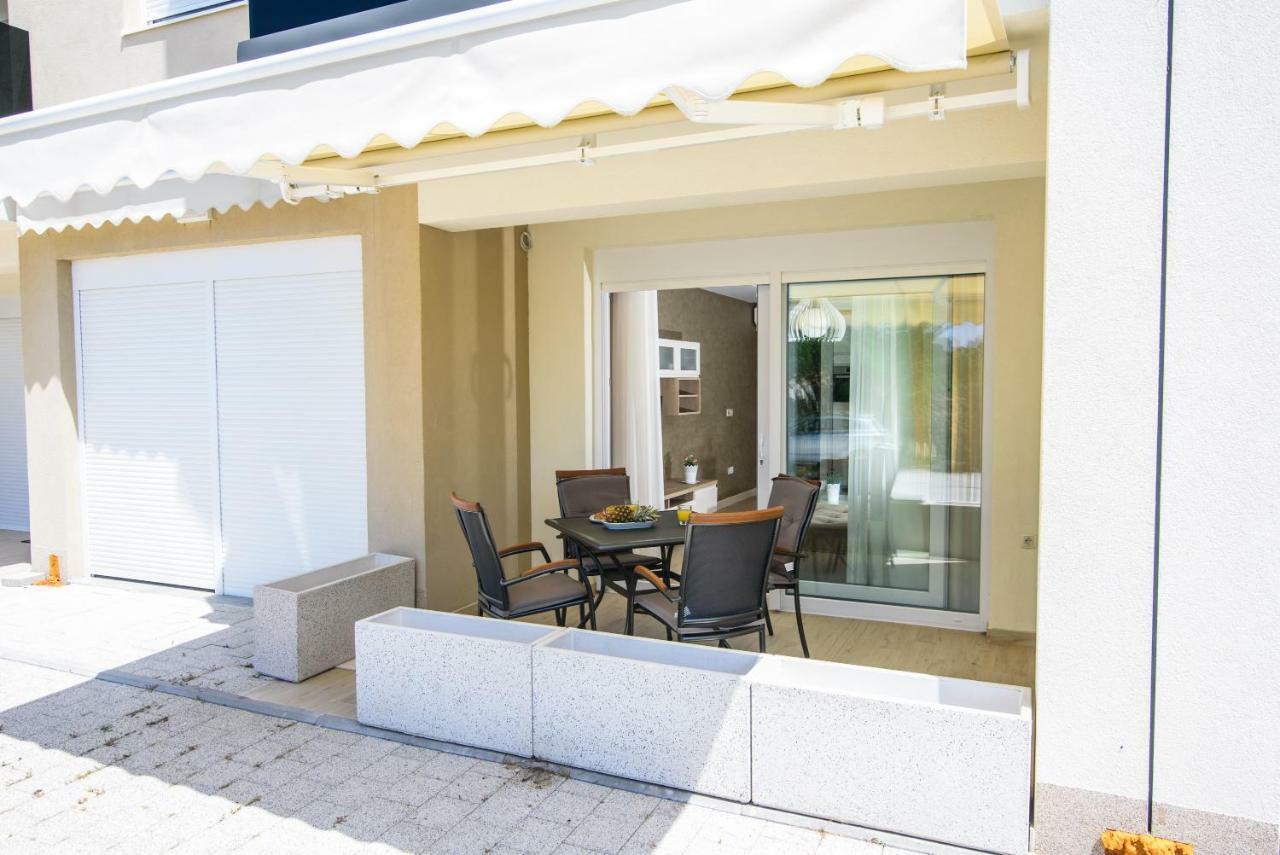 Apartments Leone Lukas Promajna Luaran gambar